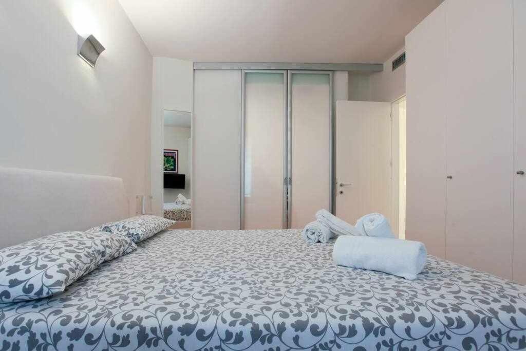 Brera Area Lovely Apt Close To Piazza Duomo มิลาน ภายนอก รูปภาพ